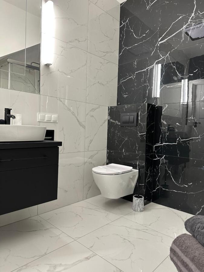 Glamroom *